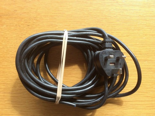 Universal vacuum cleaner - cleaner, black